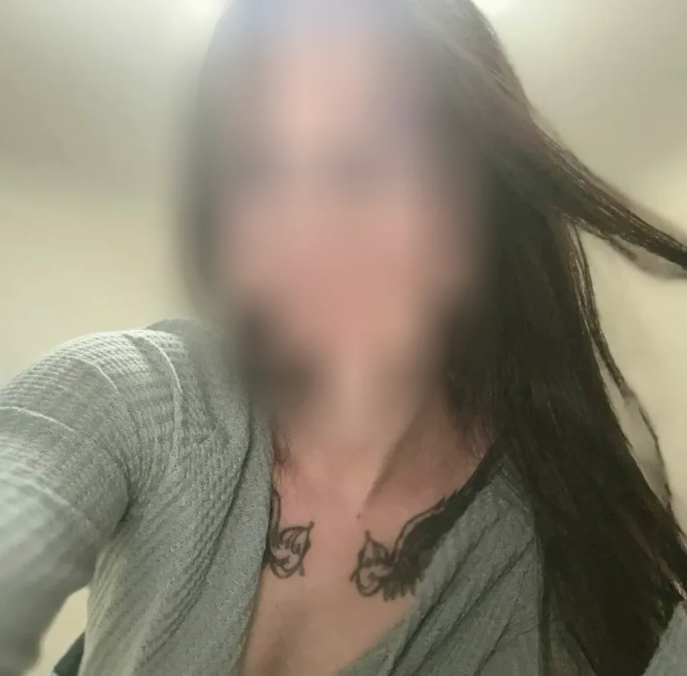 Luisa, 19