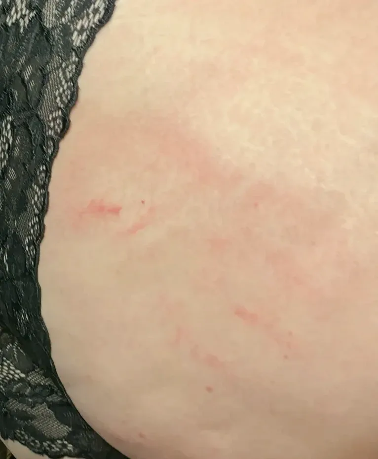 Neele, 28