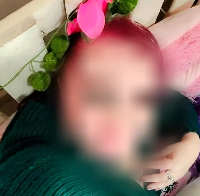 Neele, 36