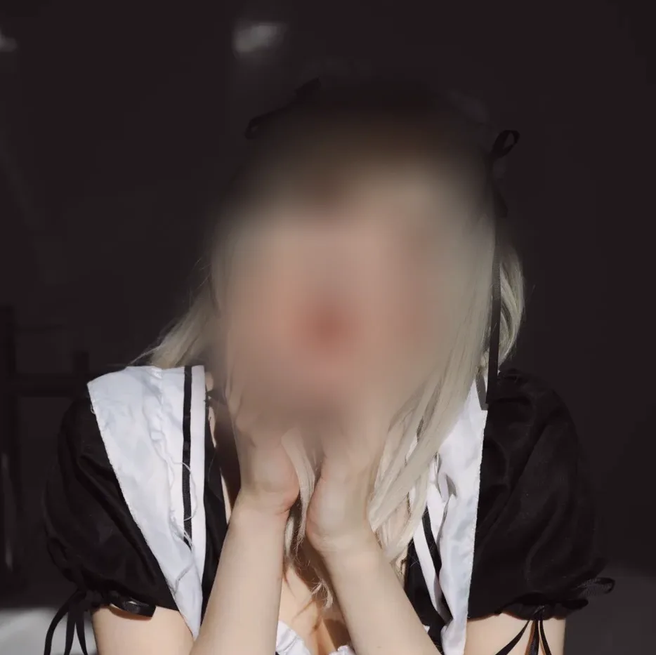 Sandra, 22