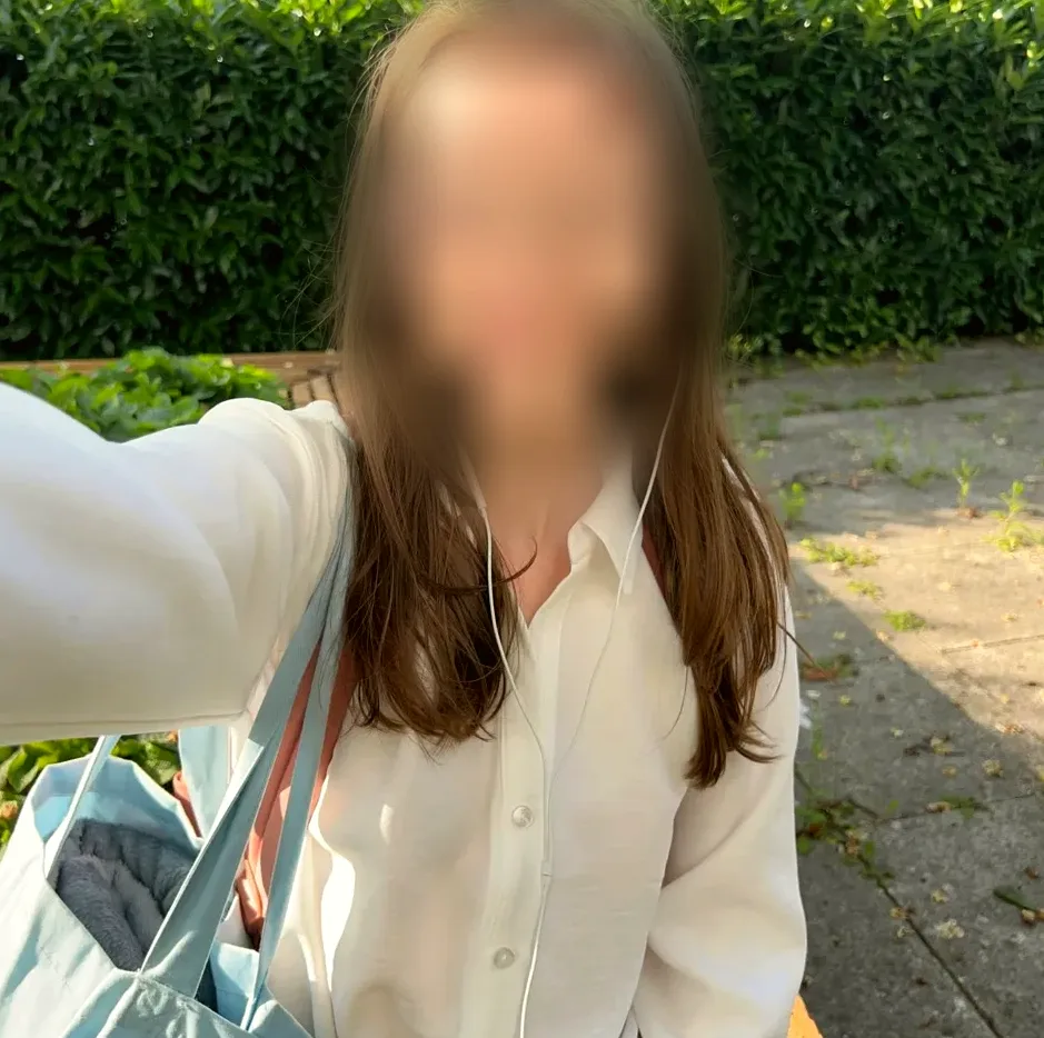 Selin, 22